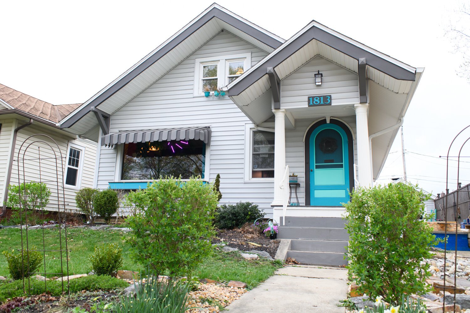 Exterior shot at the Porter family home.